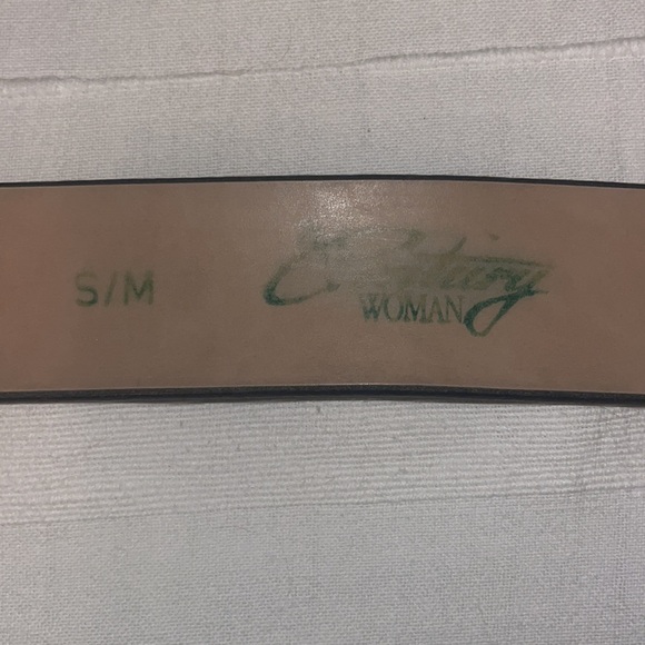 Vintage Leather Belt with Brass Buckle w/Engraved Floral Design. Made in Spain - Picture 6 of 6